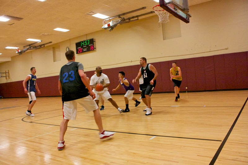 Illustration for article titled Donovan McNabb Makes Triumphant Minnesota Rec League Hoops Debut